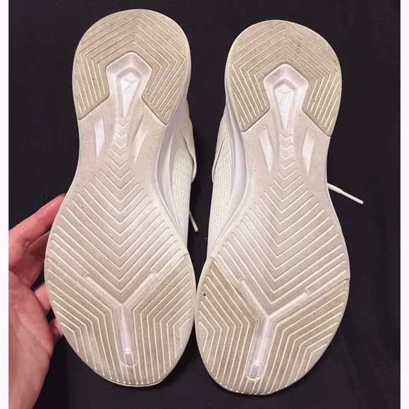 PUMA Radiate XT White Athletic Sneakers with Black Details Size 7.5 Women - Picture 7 of 11